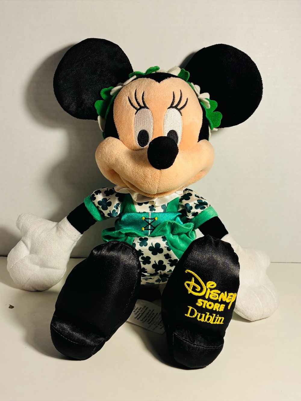 Rare Disney Store Dublin Minnie Mouse 14" St. Patrick's Day Soft Toy Plush